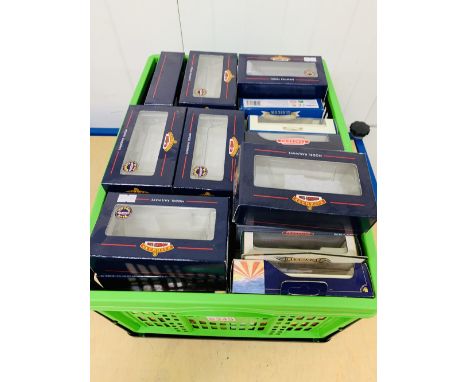 Bachmann OO Gauge Empty Boxes among Others