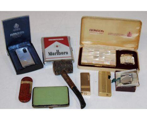 A job lot of vintage smoking related ephemera 