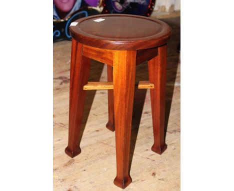 A good quality mahogany stool/planter stand 50cm tall 