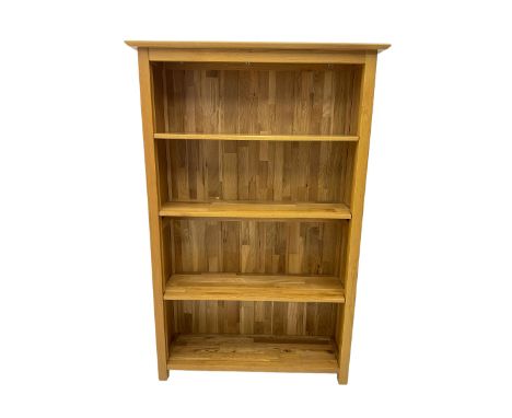 Light oak bookcase with three adjustable shelvesDimensions: Height:&nbsp;150cm&nbsp; Length/Width:&nbsp;98cm&nbsp; Depth/Diam