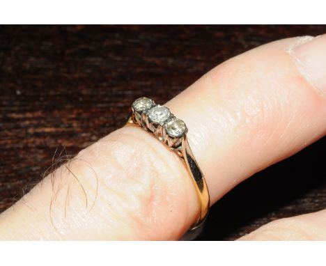 18 ct gold and diamond ring