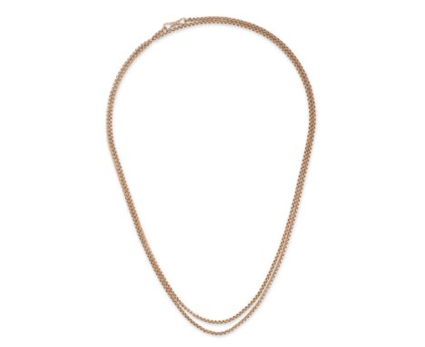 AN ANTIQUE GOLD GUARD CHAIN NECKLACE in 9ct yellow gold, comprising a belcher link chain terminating with a double ended dog 