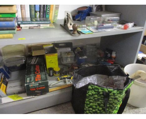 A quantity of various tools to include a boxed heavy duty 400mm tile cutter, a Stanley woodworking plane, a socket set and a 
