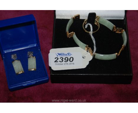 A 9ct Jade ring, bracelet and earrings, hallmarked.