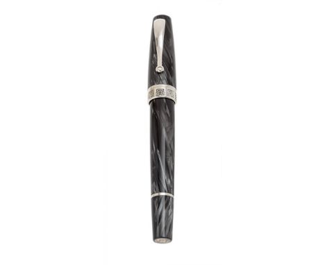 MONTEGRAPPA FOUNTAIN PEN "EXTRA 1930 BLACK AND WHITE".Black and white marbled celluloid barrel.Limited edition. Exemplary 062