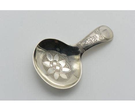 HALLMARKED SILVER SHEFFIELD 1907 TEA CADDY SPOON SILVERSMITH: W.S. SAVAGE & CO.