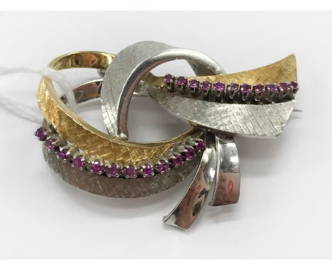 18CT WHITE &amp; YELLOW GOLD RUBY BROOCH - 11 GRAMS