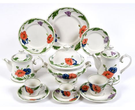 A Villeroy & Boch Amapola pattern dinner, tea and coffee service  See illustration