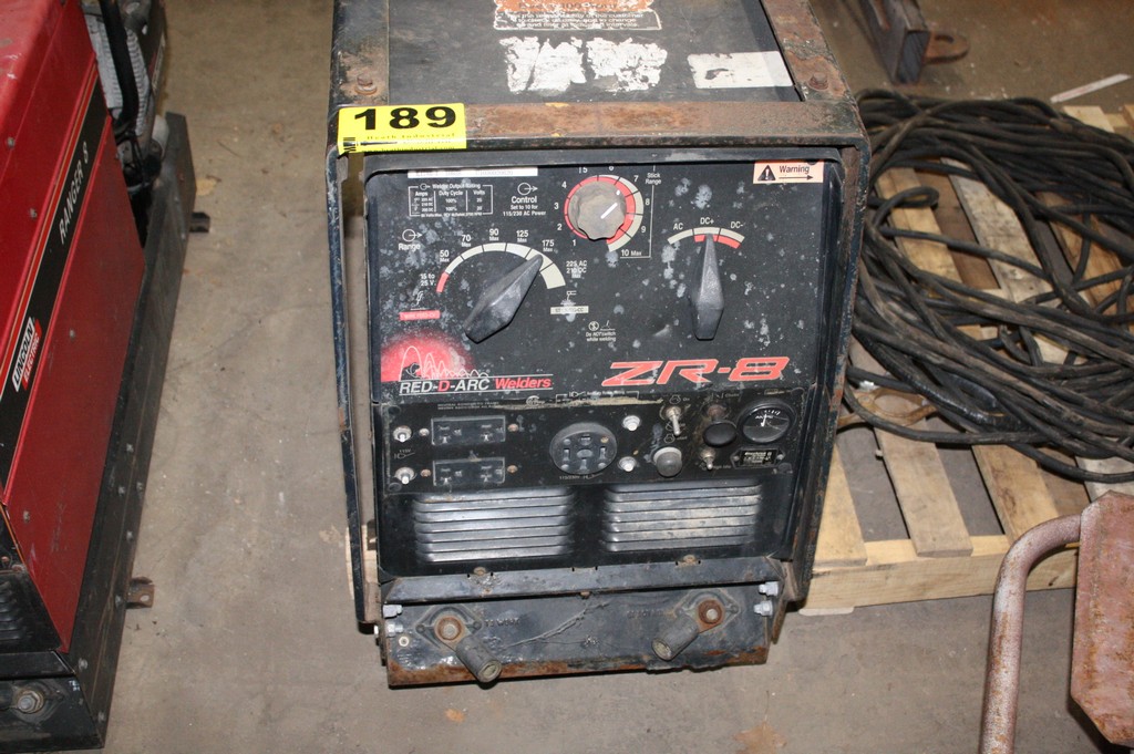 REDDARC WELDERS MODEL ZR8 GAS POWERED WELDER / GENERATOR SET S/N