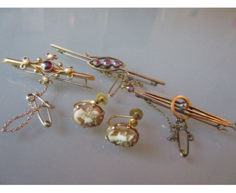 15ct Gold amethyst and split pearl bar brooch, two 9ct gold bar brooches and a pair of 9ct gold cameo earrings