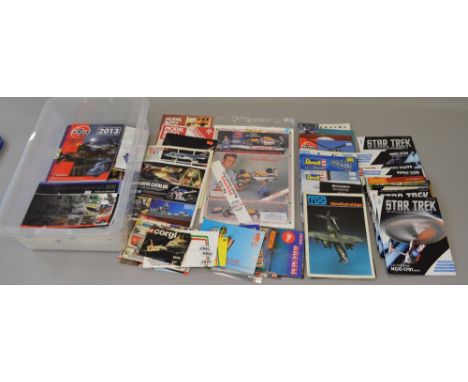 Quantity of assorted diecast catalogues/magazines including: Airfix; Hornby; Italeri; Solido; Polistil, Corgi, etc. Together 