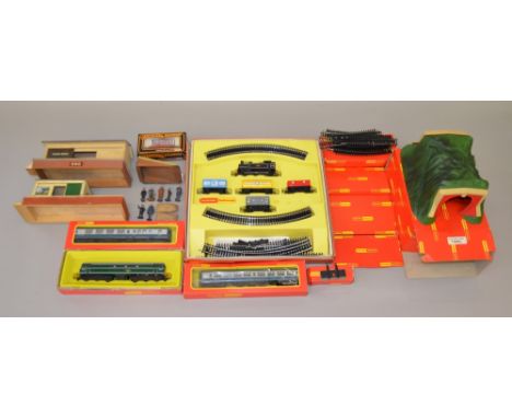 OO Gauge, Hornby. R. 500 Suburban freight set, R. 357 B.R Class 31 diesel, 2 x intercity coaches. Together with accessories i