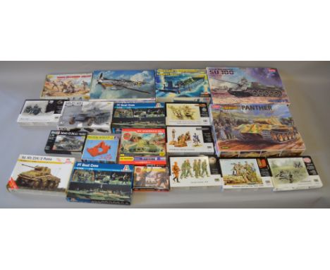 Assorted Military construction kits in various scales and various makers. Mostly GB appear complete. (19)