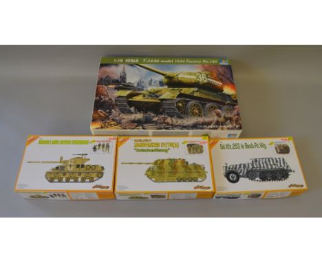 A Trumpeter 1/16 scale T34/85 Tank ref 00902, together with 3 Dragon 1/35th Military kits. All appear VGB (4)