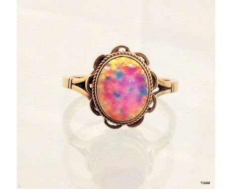 A 9ct gold ladies opal ring size M