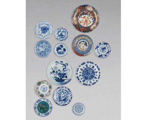   A GROUP OF 13 PORCELAIN PLATES  Japan and China, Kangxi period (1661-1722) to 19th century. Consisting of seven 19th centur