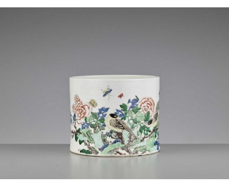  A FAMILLE VERTE 'MAGPIES' BRUSHPOT, BITONG, KANGXI PERIOD  China, 1662-1722. Finely enameled with a pair of magpies, both p