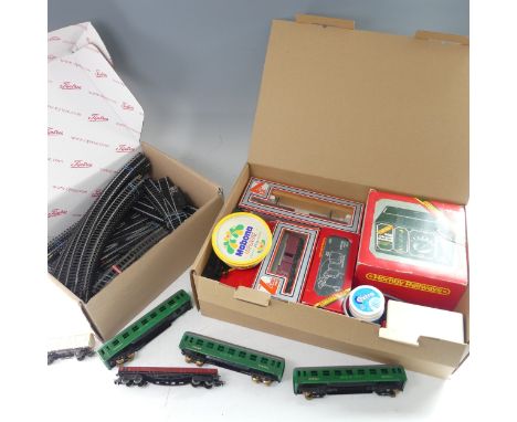 Hornby Railways '00' gauge R.176 'Flying Scotsman' electric train set, boxed, and R.063 4-6-2 tender locomotive, B.R. green, 