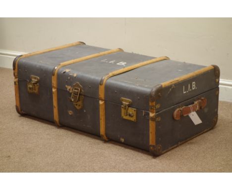 Early 20th century vintage wooden bound travelling trunk, W92cm   Condition Report   Click here for further images, condition