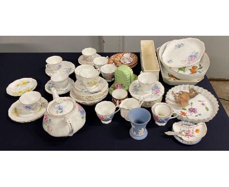 A collection of miscellaneous ceramics including Crown Derby, Royal Albert, Worcester and various others 