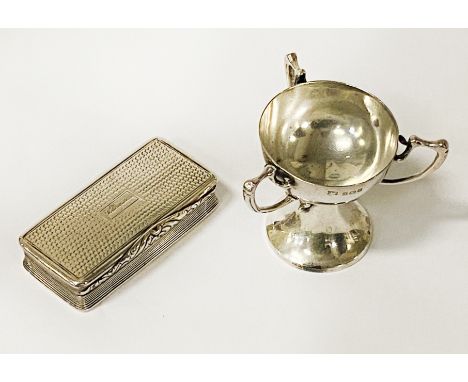 STERLING SILVER SNUFF BOX A/F WITH A STERLING SILVER TROPHY - 4OZS APPROX