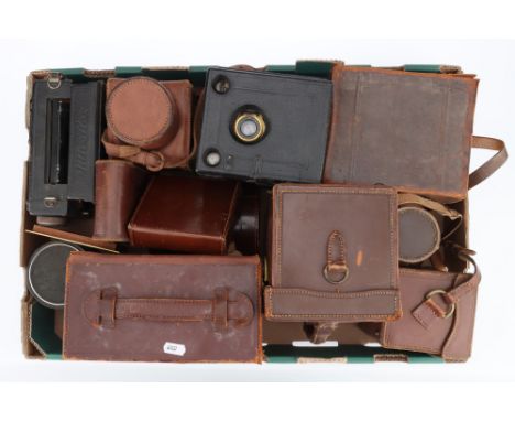 End Lot - A Mixed Selection of Photographica, to include a Klito, a rather mangled Zeiss Ikon Miroflex, together with a range