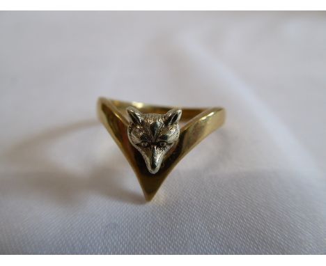 9ct gold fox mask wishbone ring 3.9g