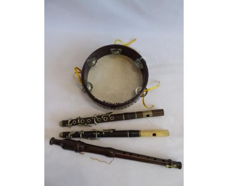 Piccolos, recorder and tambourine (4)