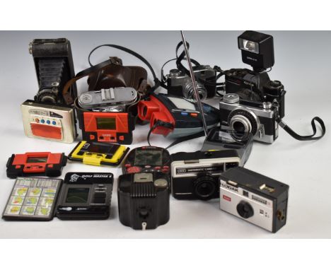 Collectable cameras to include Konica Autoreflex TC, Agimatic, Comet, Kodak Junior 020 folding camera and various vintage or 
