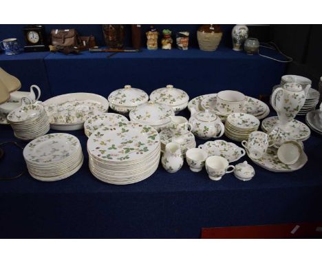 Extensive Wedgwood dinner service and tea and coffee set in the Wild Strawberry pattern comprising 15 dinner plates, side pla