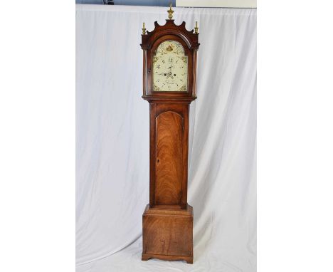 Dickerson Norwich, early 19th century longcase clock with arched painted dial with Arabic numerals with subsidiary seconds di