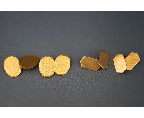 Two pairs of hallmarked 9 carat gold chain link cufflinks with engine turned design. Gross weight; 10.1 grams