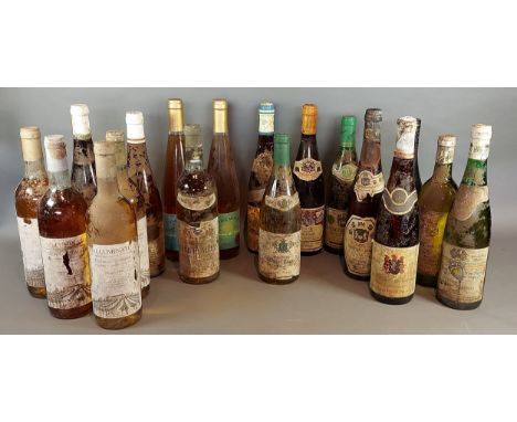 A collection of white wines to include Bordeaux and eight bottles sparkling wine 