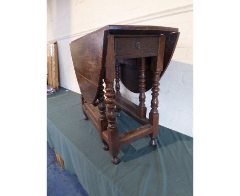A 19th Century Peg Jointed Oak Gate Leg Drop Leaf Table, 90cm Wide
