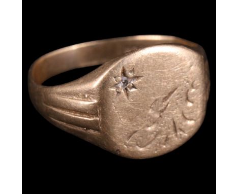 A diamond-set 9 ct gold signet ring, late 20th Century, R/S, 4.1 g