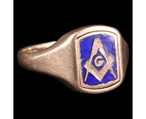 A 9 ct gold Masonic signet ring, having a reversible matrix, one face vacant, 5.9 g