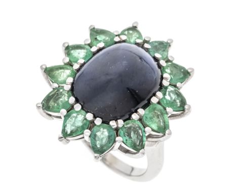 Sternsaphir-Smaragd-Ring WG 750/000 mit einem Sternsaphir-Cabochon 12,58 ct Blau, transluzent - opak, leichter Sterneffekt, 1