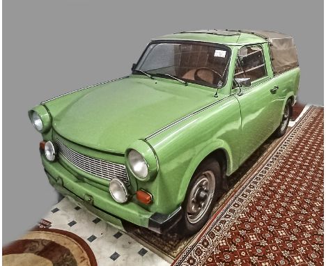 Sehr seltener Forst-Trabant P 601 K, Pritsche mit Spriegel und Plane, VEB Sachsenring, grün, Baujahr 1987, Erstzulassung 24.1