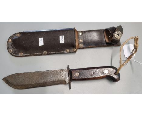 British Army D Type survival/fighting knife, single edge blade with crow's foot and marked 'JR 1983', having wooden grip and 