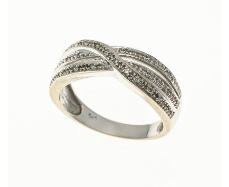 White gold ring, 585/000, with diamond. White gold ring with 3 bands with crossover at the top. The ring contains 20 single-c