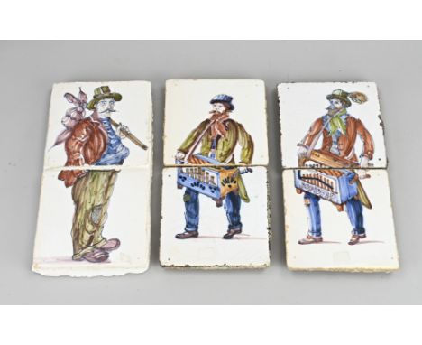 Three antique 2-step polychrome tile panels. Barrel organ players + tramp. Thick tiles. Dimensions: 26 x 13 cm. In good condi