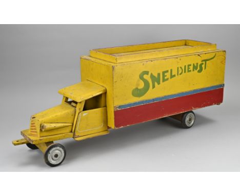 Nice Dutch wooden Thedo toy car from the 1950s. Express service truck. Dimensions: 30 x 72 x 20 cm. In good condition.