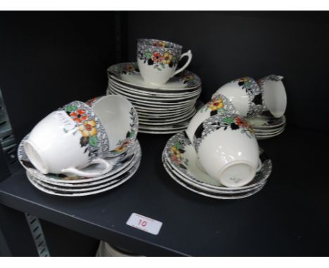 A early 20th century tea service