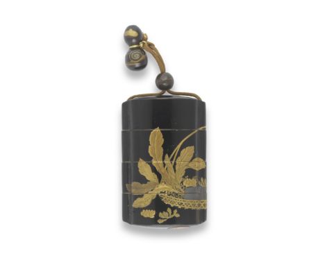KAJIKAWA LINEAGEA Black-Lacquer Small Three-Case Inro Edo period (1615-1868), 19th centuryThe upright body decorated in gold 