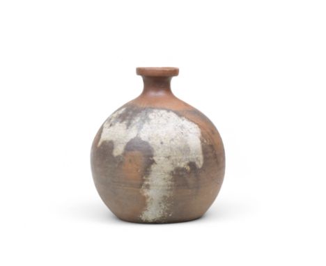 A KO-BIZEN STONEWARE TOKKURI (BOTTLE)Momoyama period (1573-1615), late 16th/early 17th centuryThe jar with a wide mouth surmo