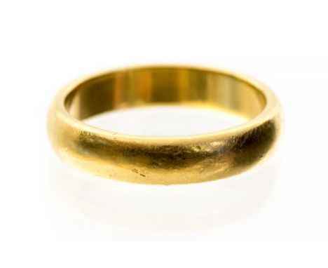 An 18ct gold Tiffany wedding band, approximately 4mm wide, ring size R, weight 7.3 grams approximatelyCondition: Scratches, w