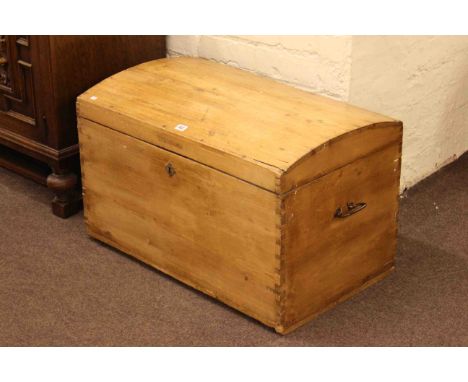 Waxed pine dome topped trunk