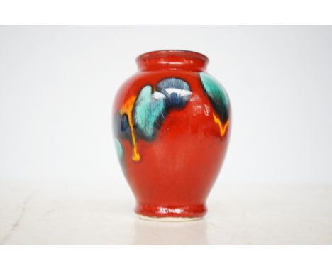 Poole pottery vase Height 11 cm 