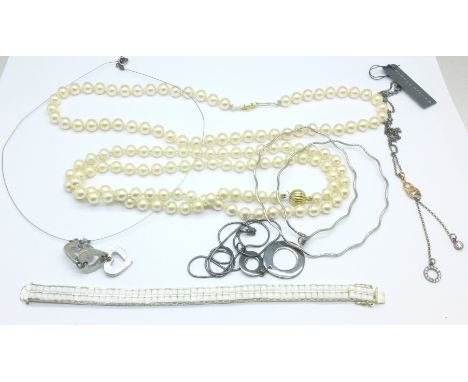 Four necklaces, a bracelet and two pearl necklaces