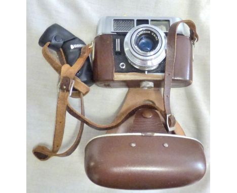 Voigtander - Vito CL Camera in original leather case with film case attached